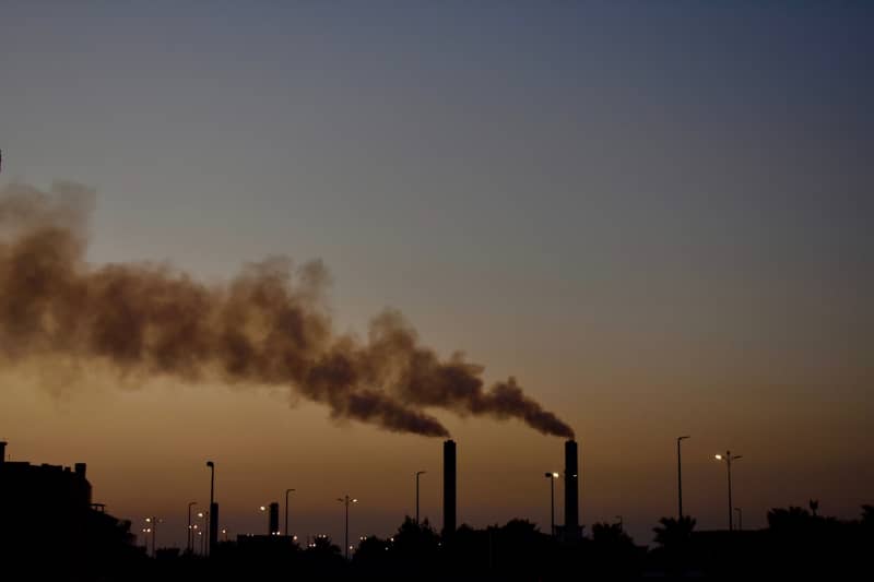 causas de la contaminación atmosférica chimeneas industria