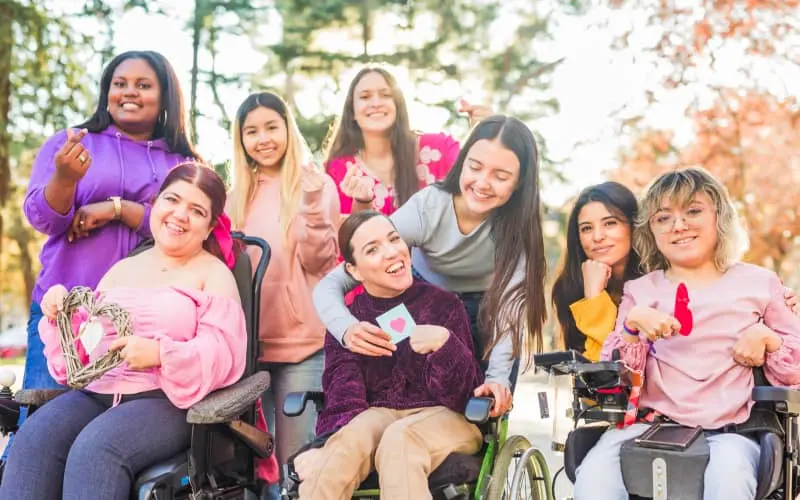 Mujeres que necesitan solicitar certificado de discapacidad